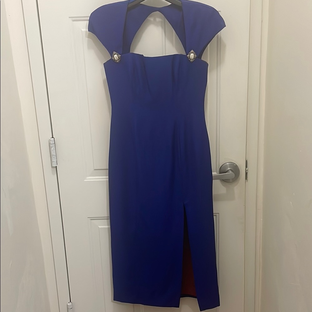 Elegant Blue Dress with Unique Shoulder Design